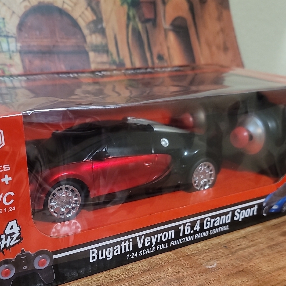 Bugatti Veyron 16.4 Grand Sport RC Car with Black and Red color - Picture 2 of 4